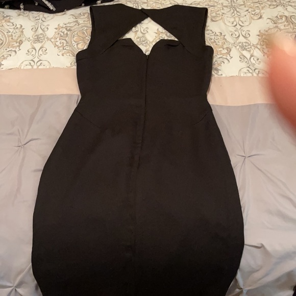 Cut out Black Dress - Picture 2 of 4
